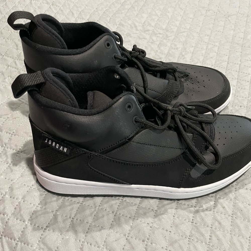 Nike Mens shoes never worn